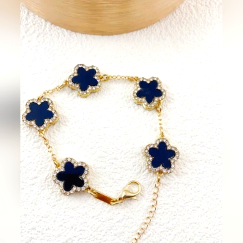 Fashion clover bracelet NIB